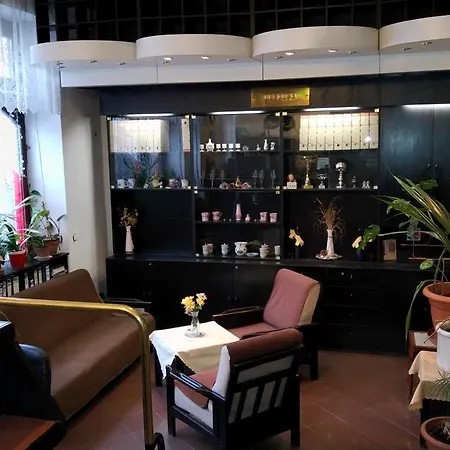 Cb Royal Hotel