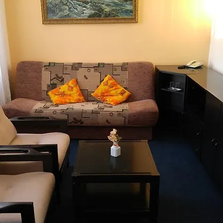 Hotel Cb Royal
